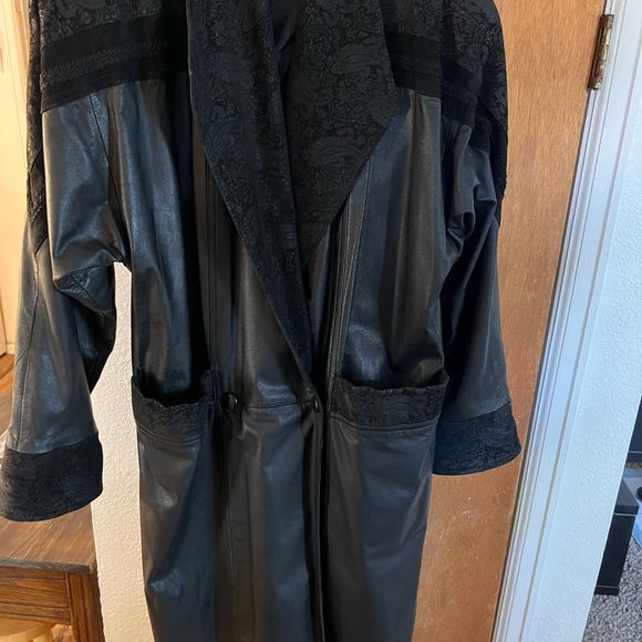 Pelle Studio Leather Trench Coat Womens  Size M Long Lined Soft Heavy  Black Y2K - Picture 3 of 5